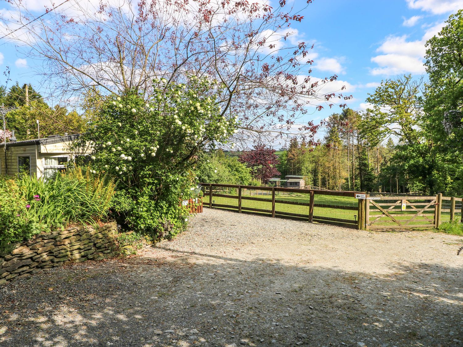 Caravan Bryngwyn, Boncath