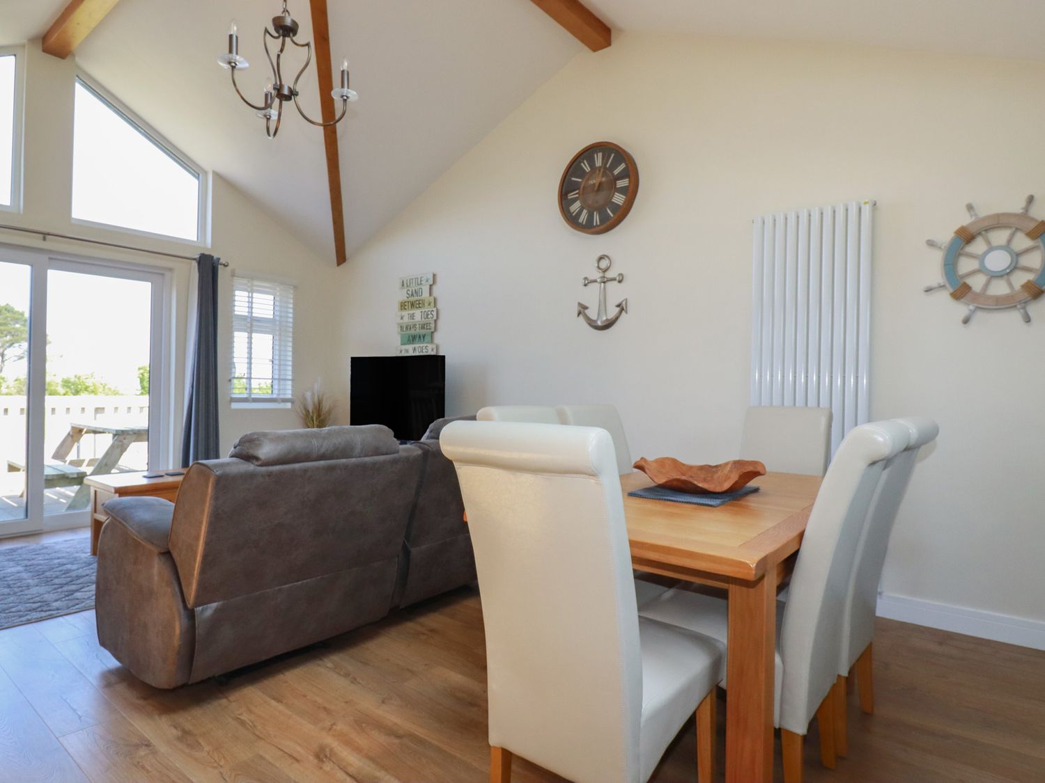 LODGE 18, St Merryn