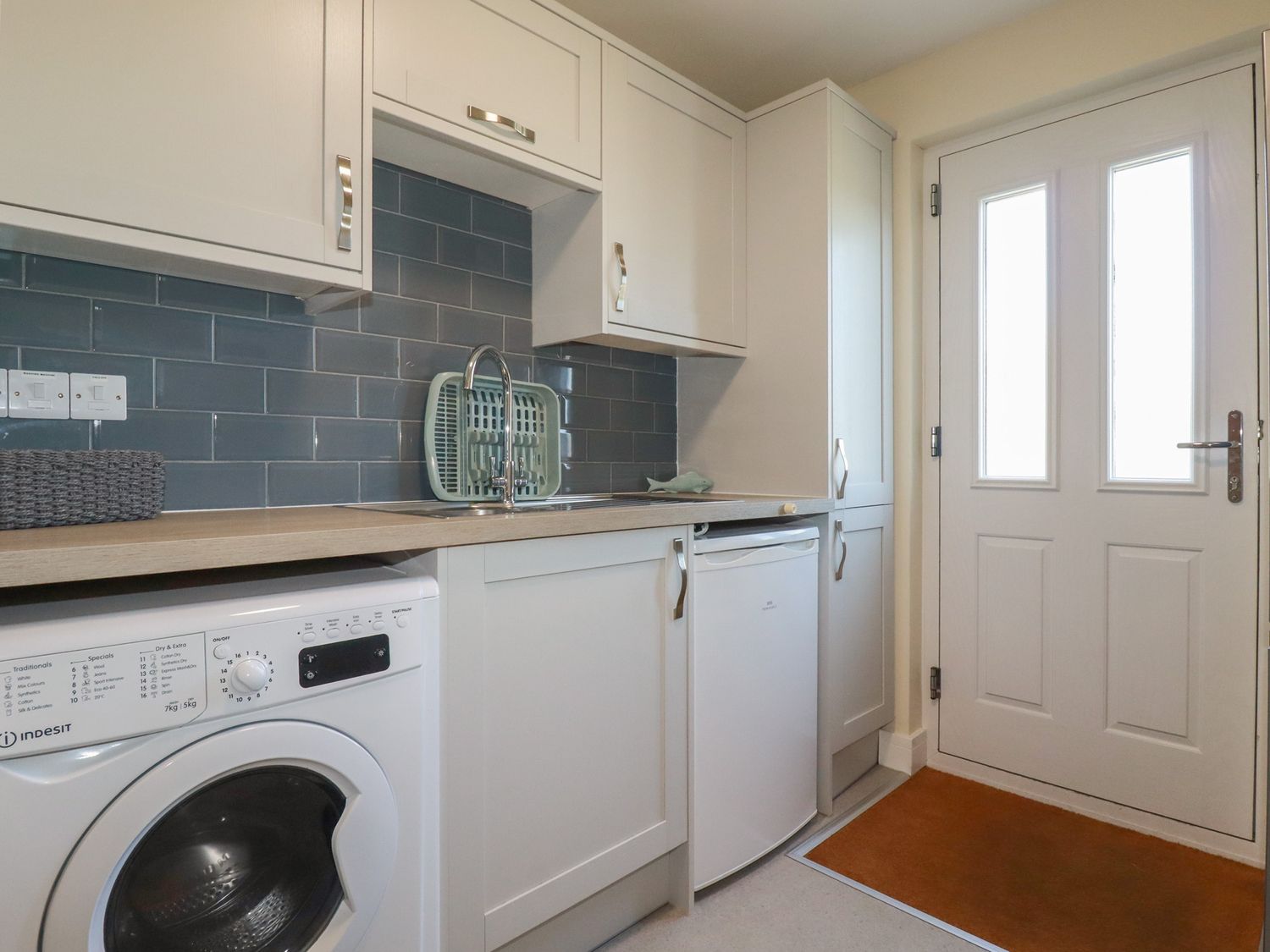 LODGE 18, St Merryn