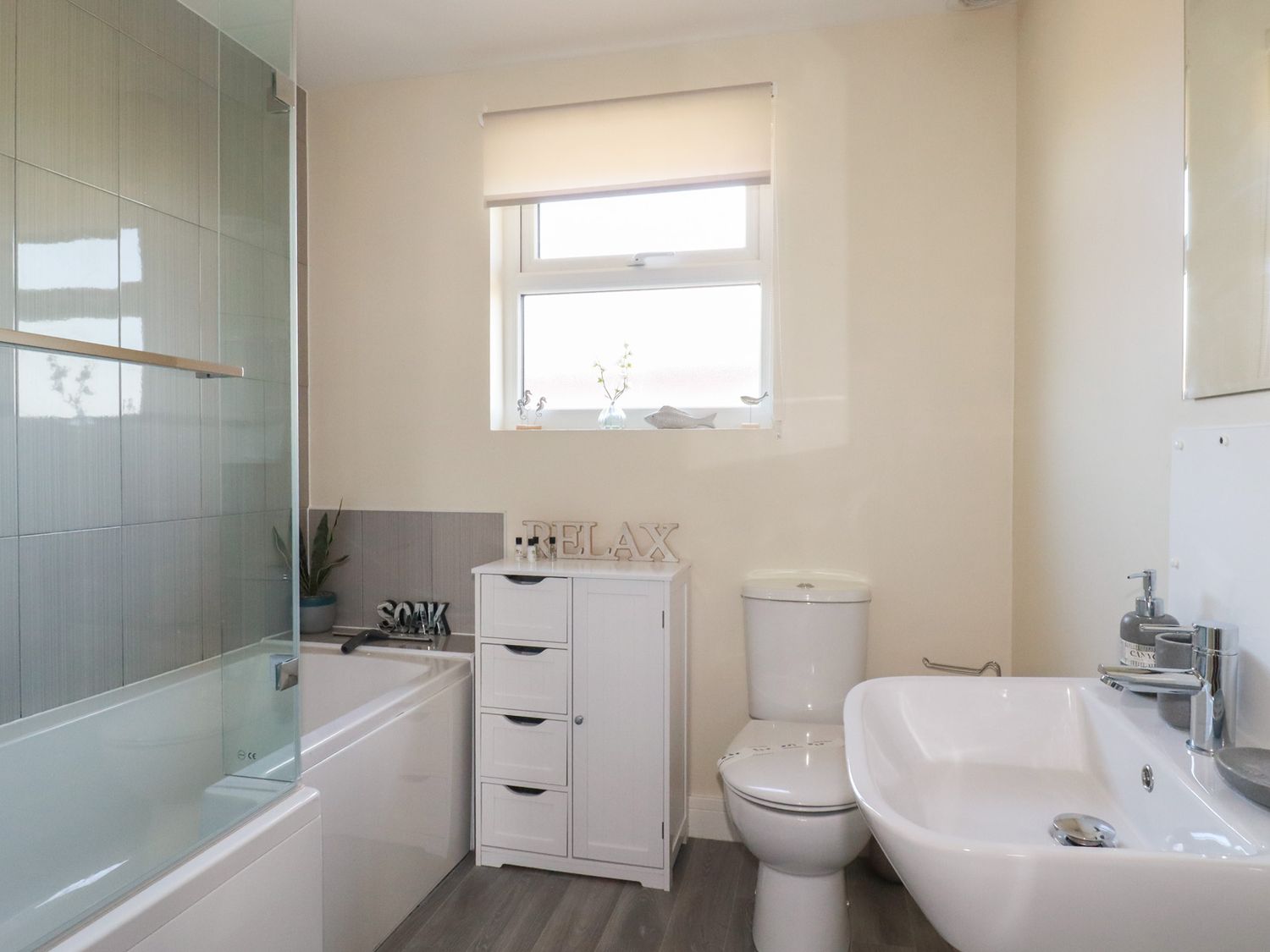 LODGE 18, St Merryn