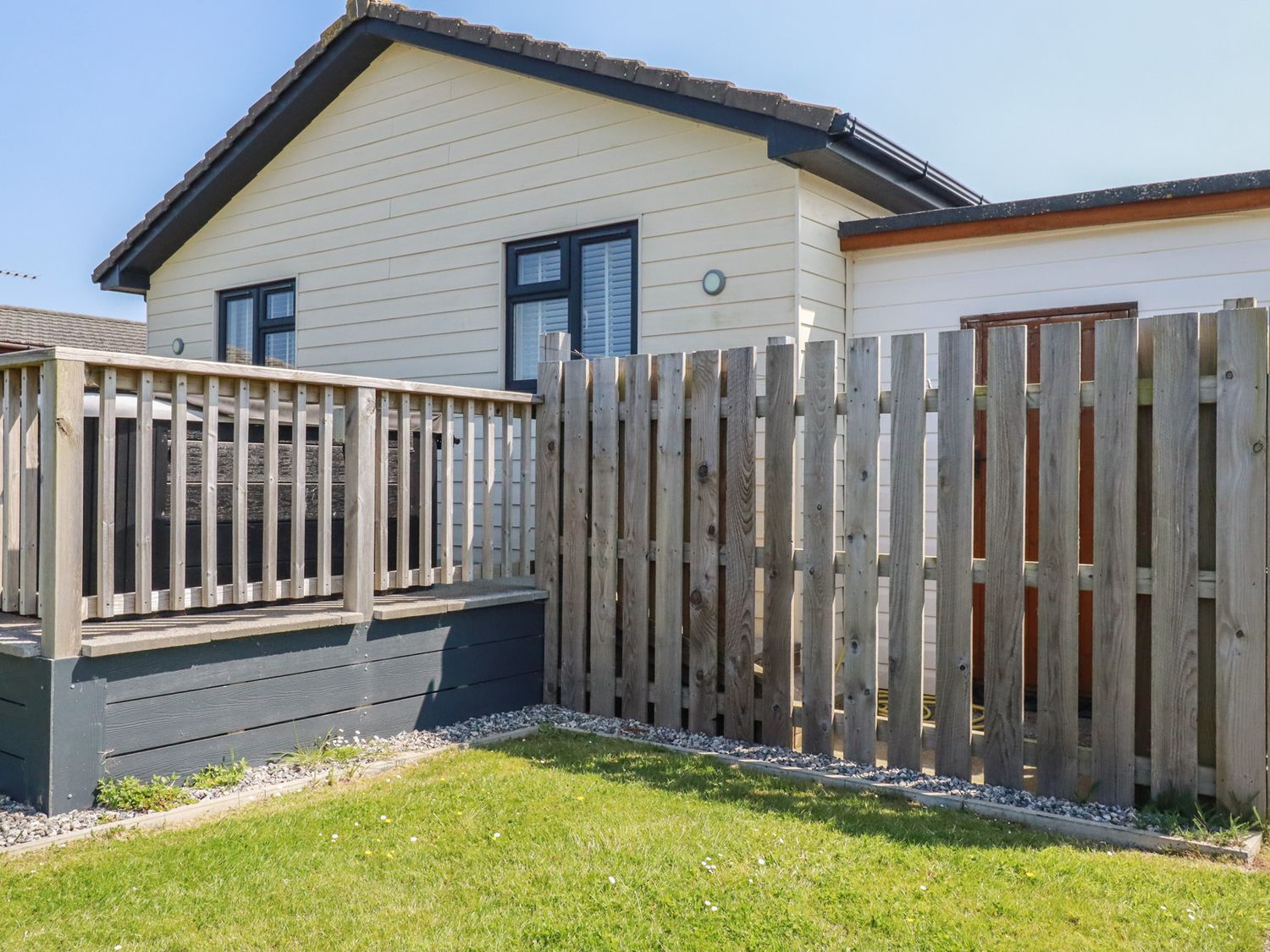 LODGE 18, St Merryn