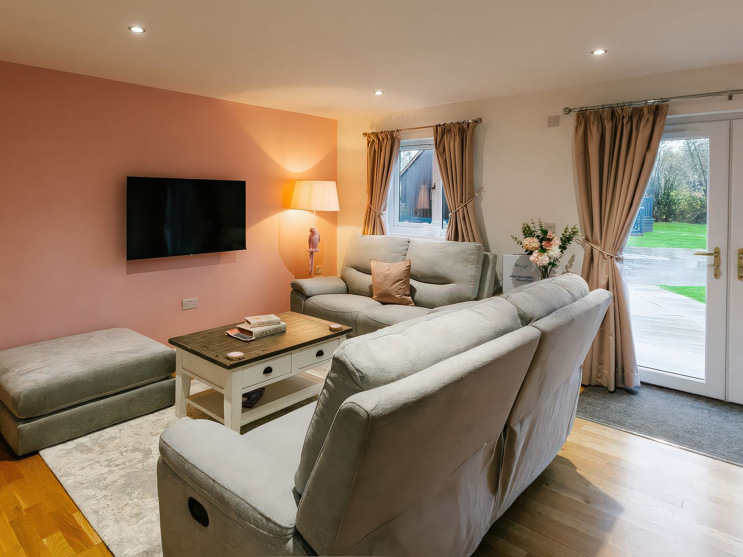 James Ville Marina Lodge 23, Brigg