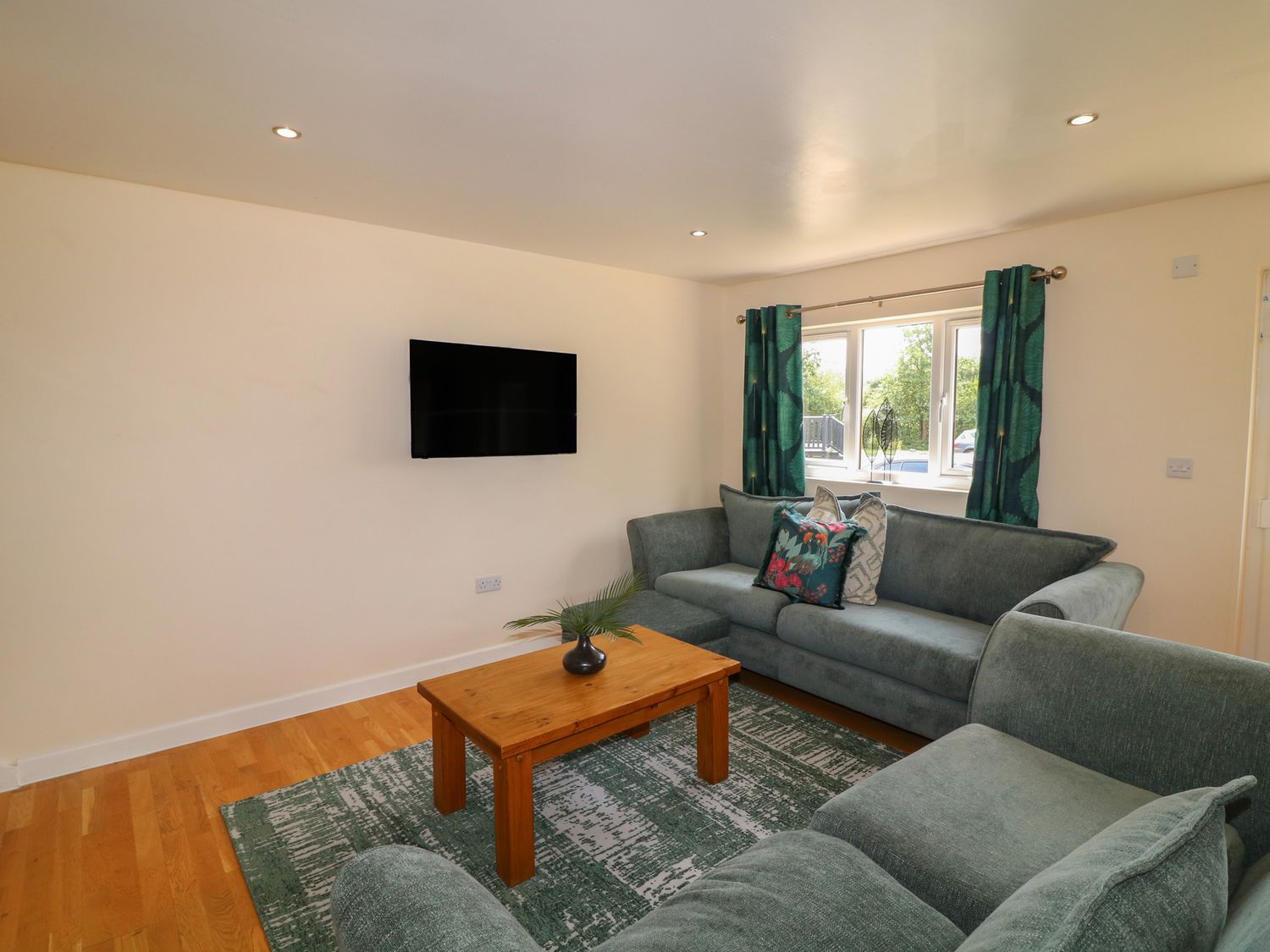 James Ville Marina Lodge 22, Brigg