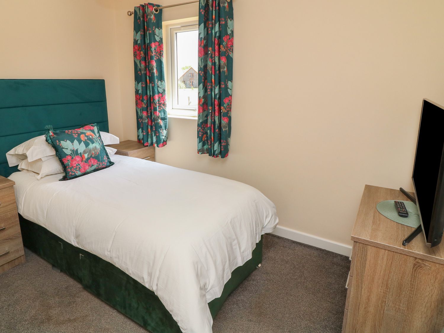 James Ville Marina Lodge 22, Brigg