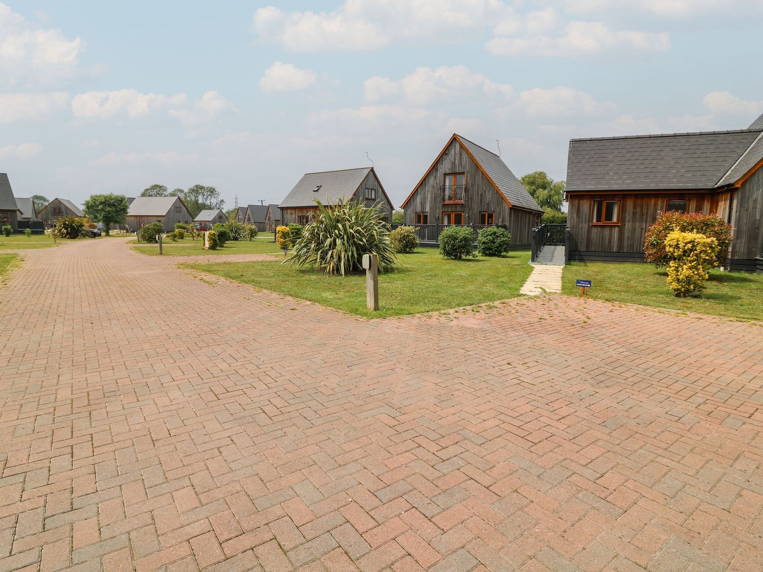 James Ville Marina Lodge 22, Brigg