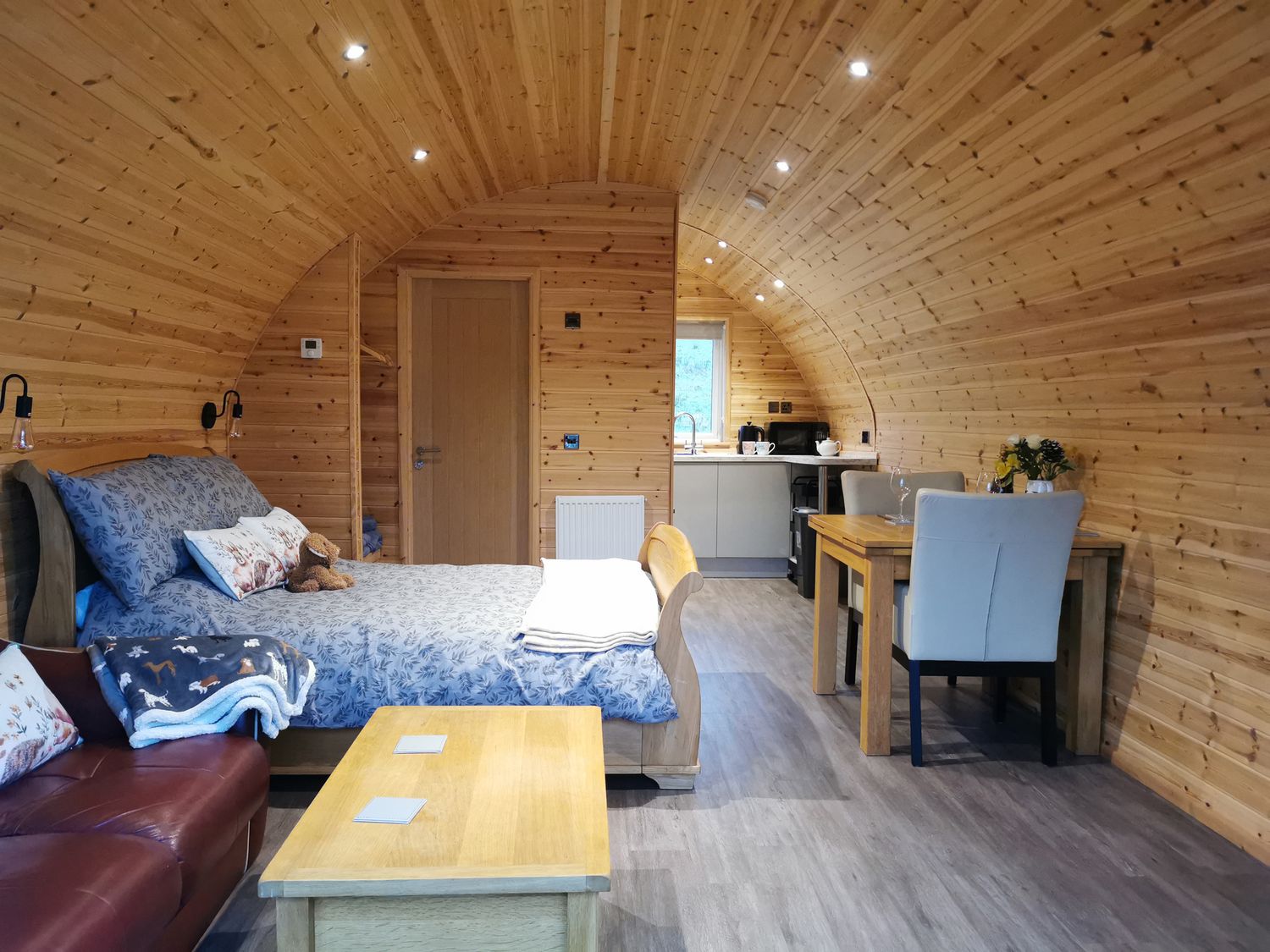 New Lodge 1, Pontyates