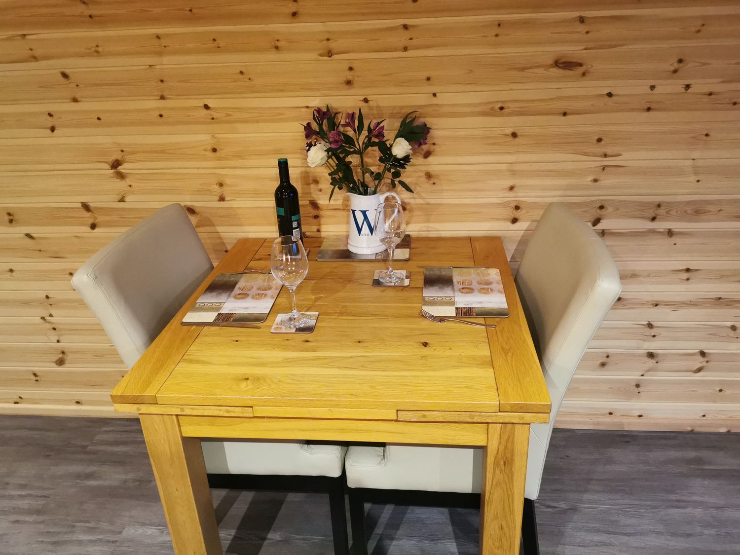 New Lodge 2, Pontyates