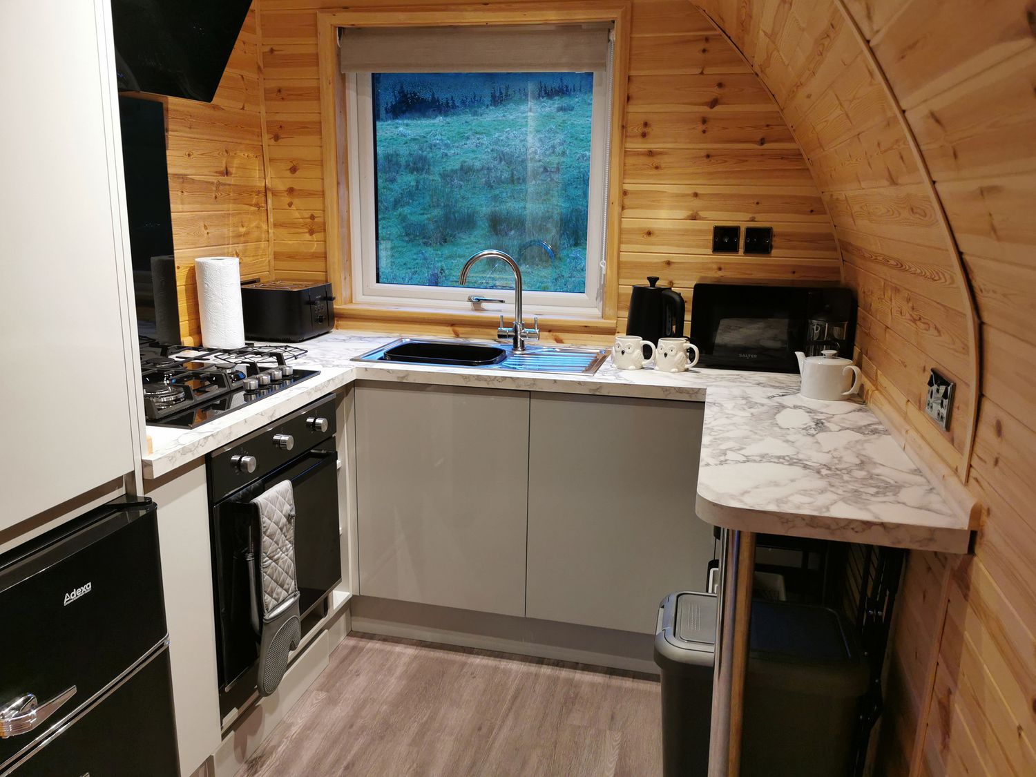 New Lodge 2, Pontyates