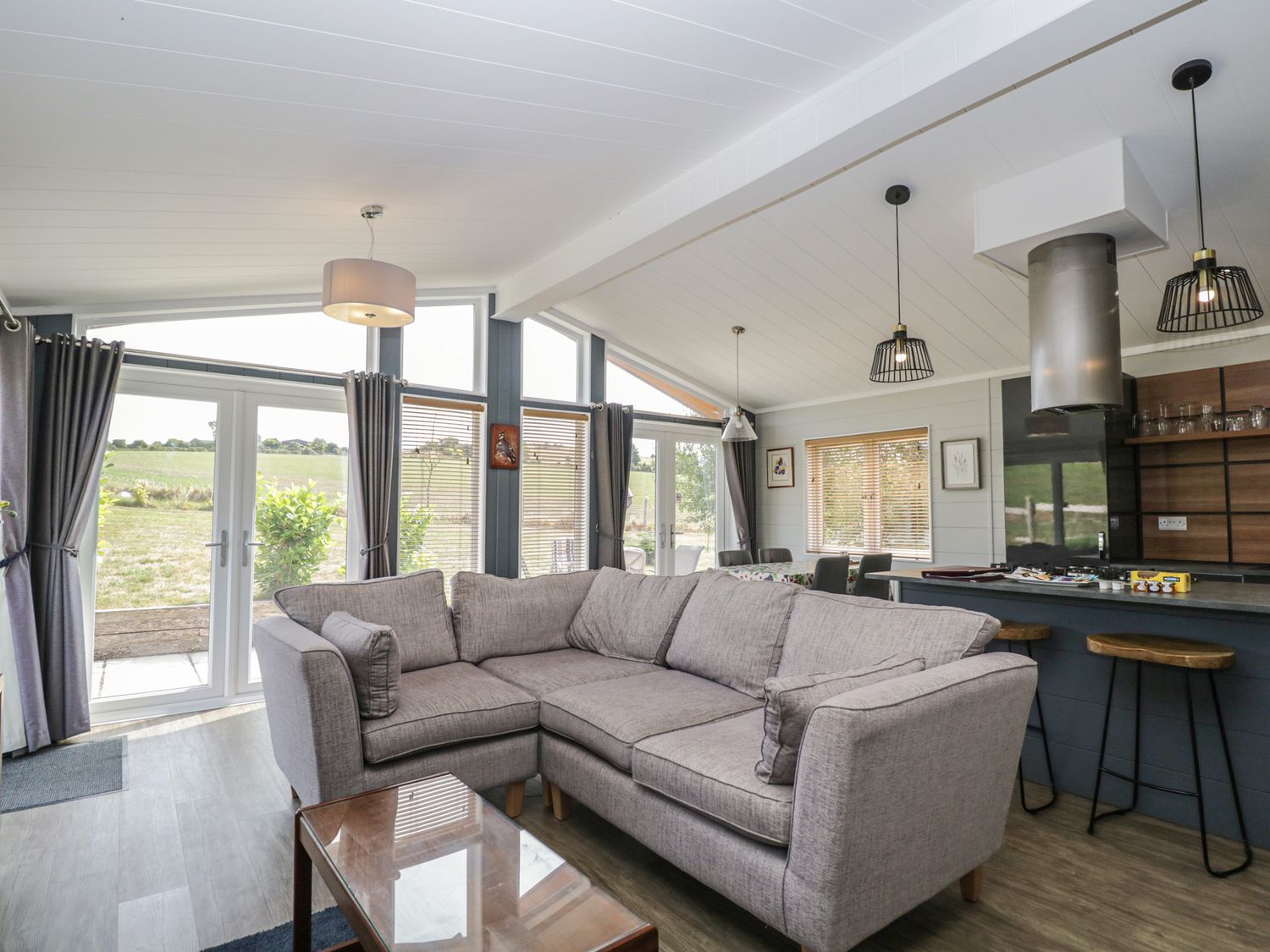 Whitey Top Country Lodge, Sixpenny Handley