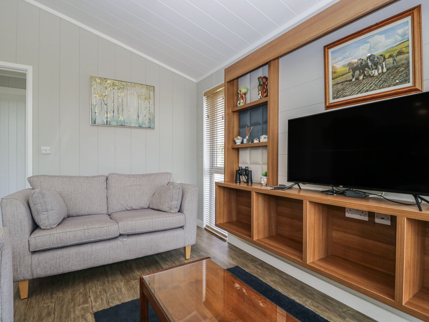 Whitey Top Country Lodge, Sixpenny Handley