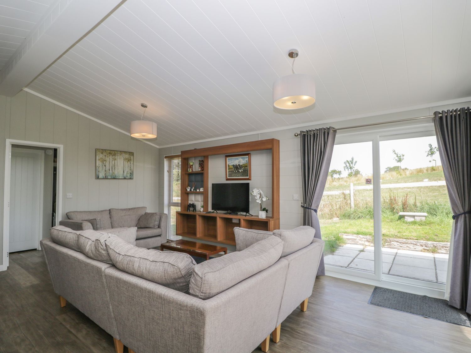 Whitey Top Country Lodge, Sixpenny Handley