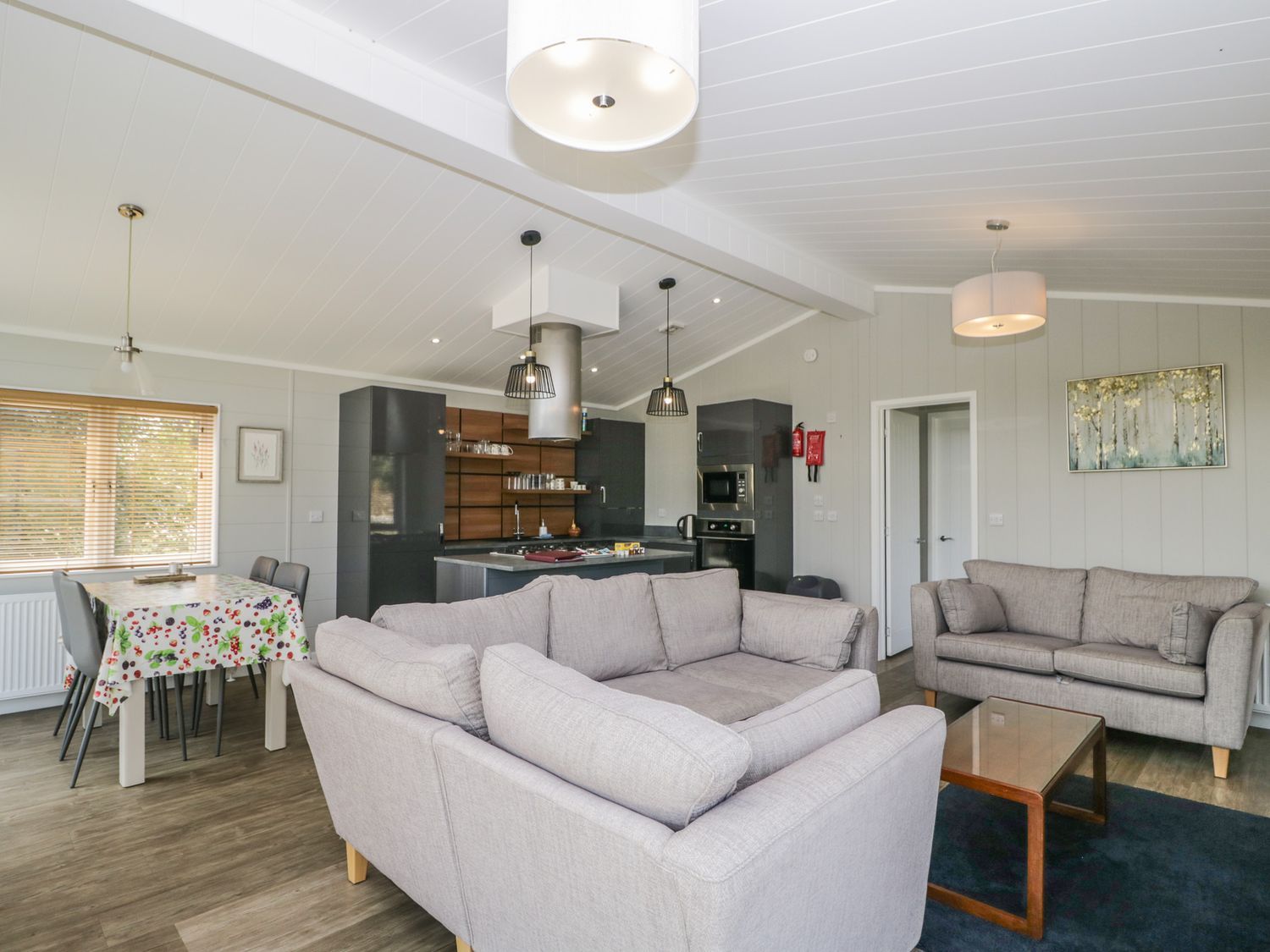 Whitey Top Country Lodge, Sixpenny Handley