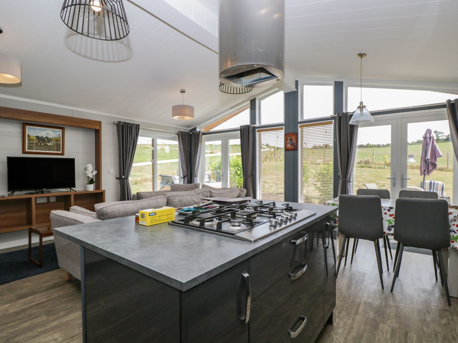 Whitey Top Country Lodge, Sixpenny Handley