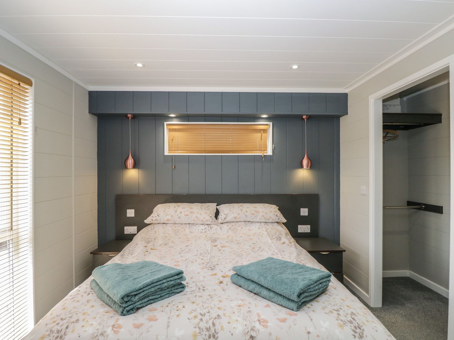Whitey Top Country Lodge, Sixpenny Handley