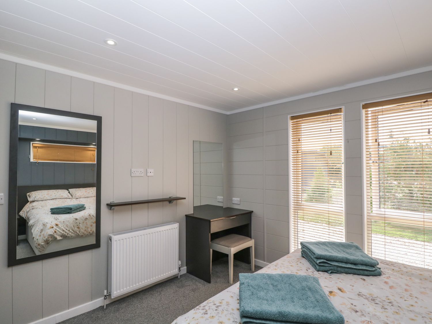 Whitey Top Country Lodge, Sixpenny Handley