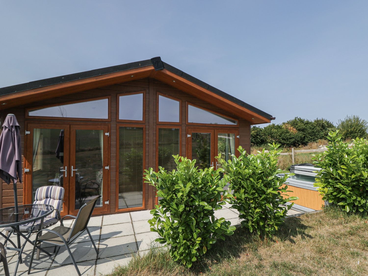 Whitey Top Country Lodge, Sixpenny Handley