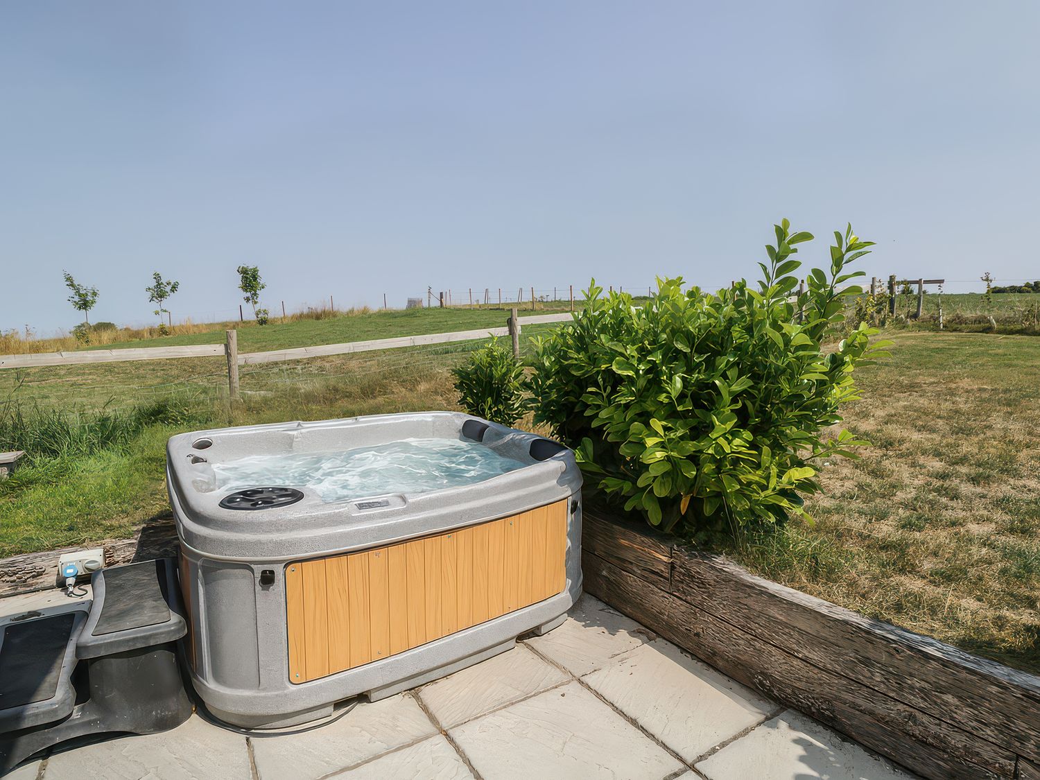Whitey Top Country Lodge, Sixpenny Handley