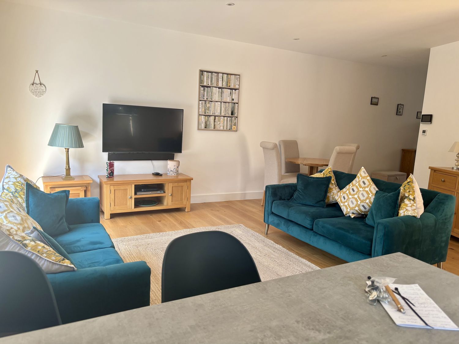 8 Church Road, Ferndown