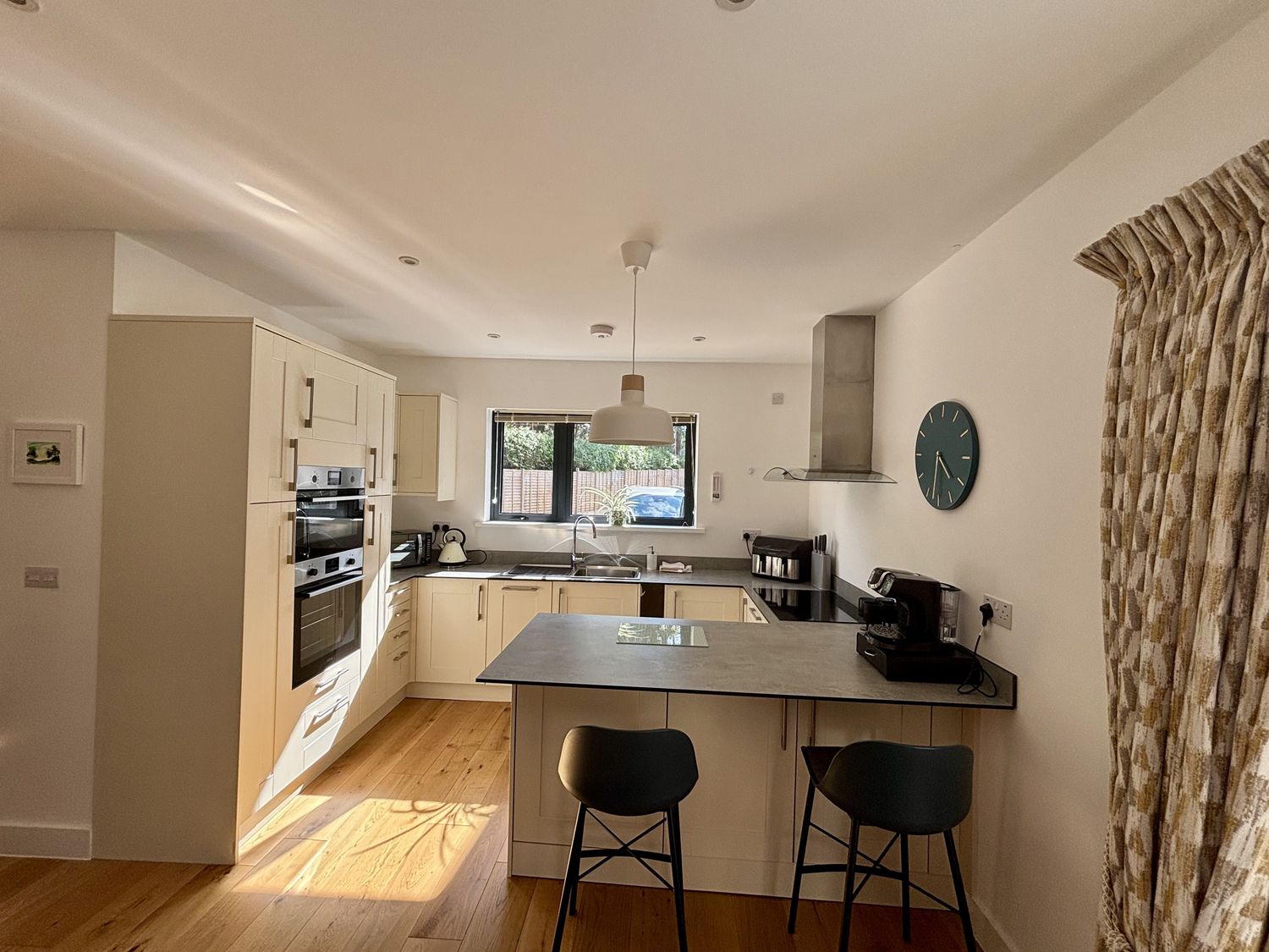8 Church Road, Ferndown