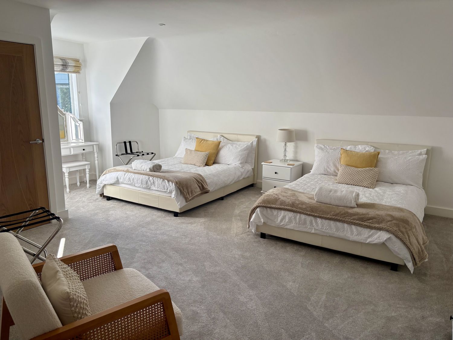 8 Church Road, Ferndown