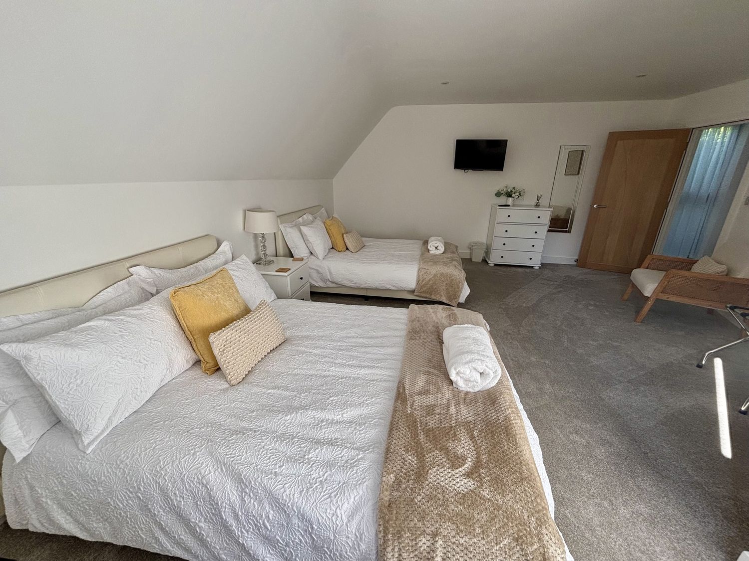 8 Church Road, Ferndown