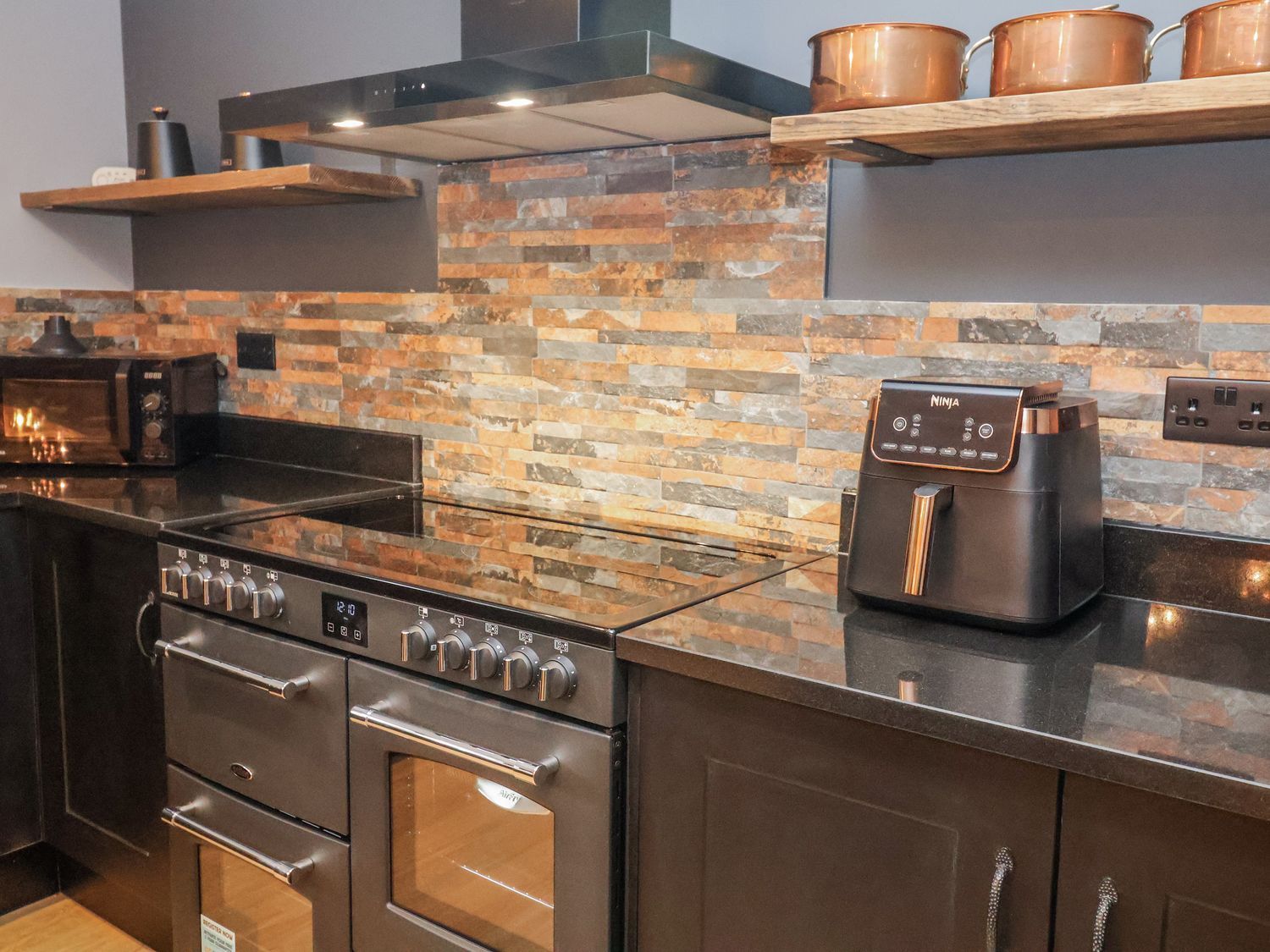 Holly Farm and Annexe, Brantham