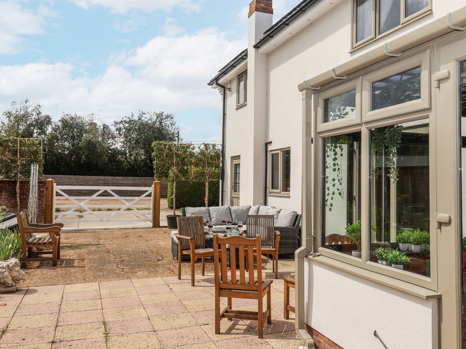 Holly Farm and Annexe, Brantham