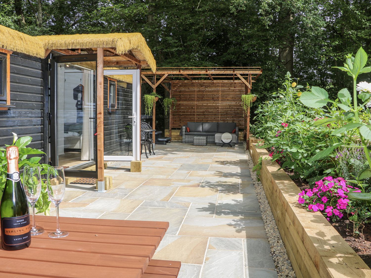 Charltons Hollow Cabin, Bolney