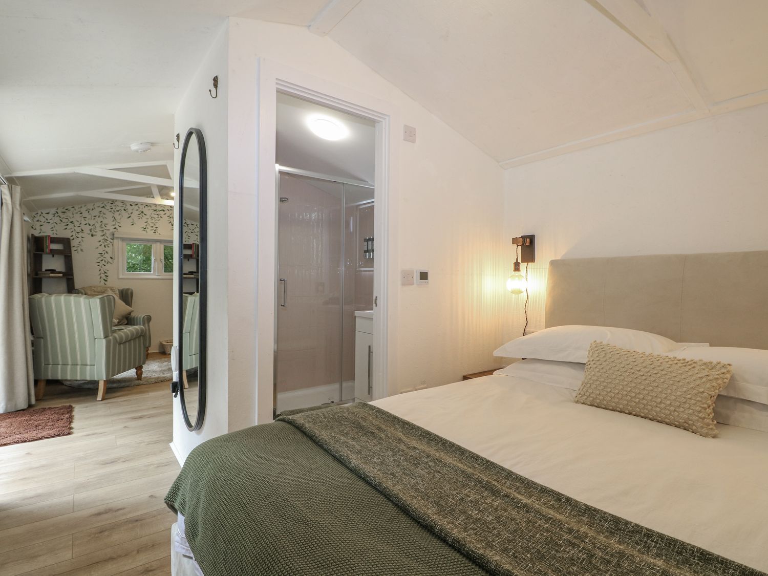 Charltons Hollow Cabin, Bolney