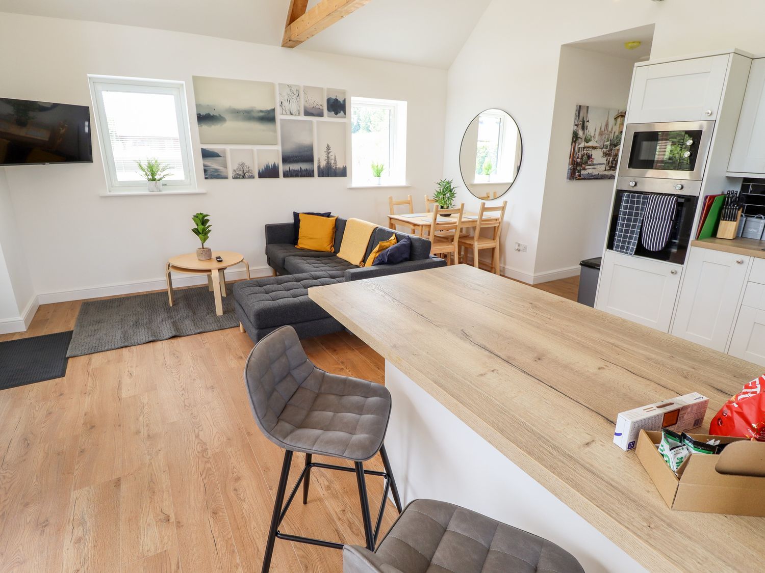 The Lilac Owl, South Hykeham