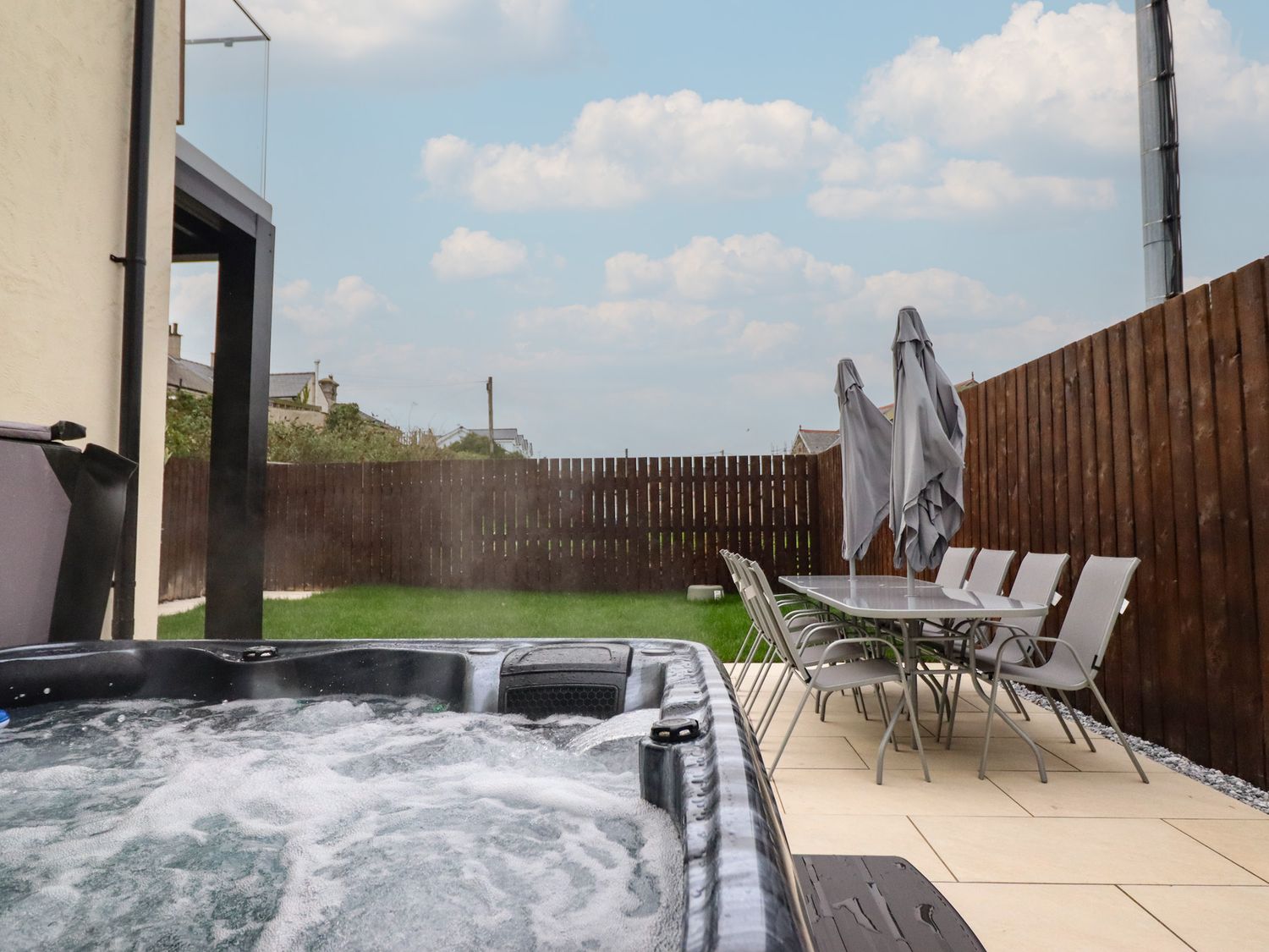 Pistyll Ddu, Llanfairpwllgwyngyll