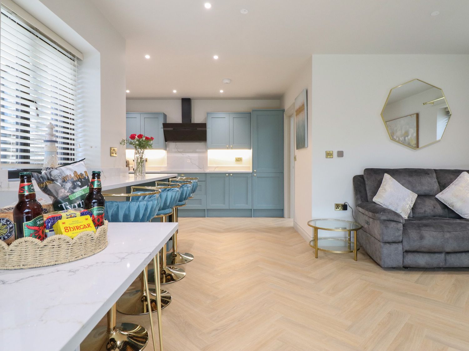 Pistyll Ddu, Llanfairpwllgwyngyll