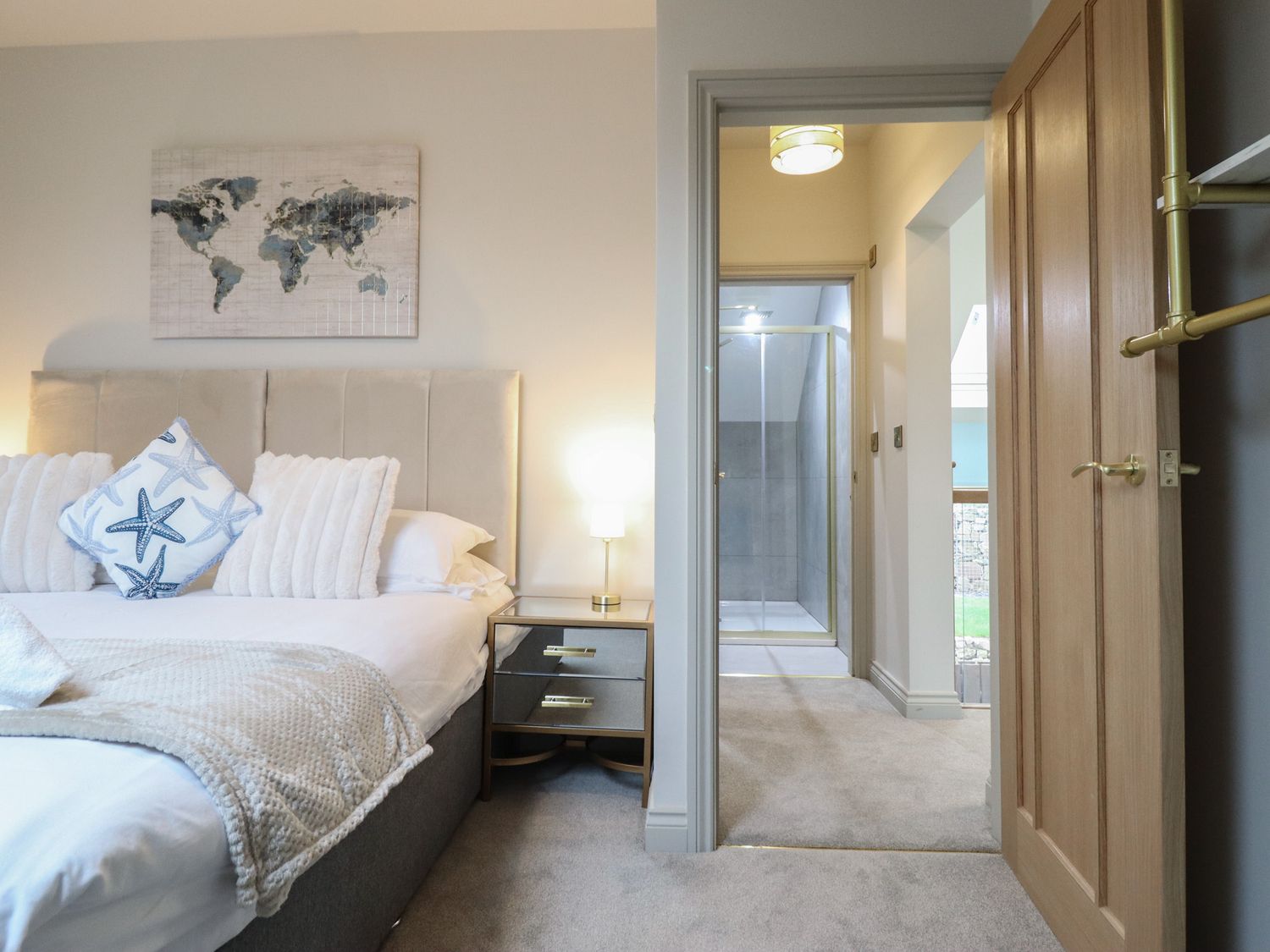 Pistyll Ddu, Llanfairpwllgwyngyll