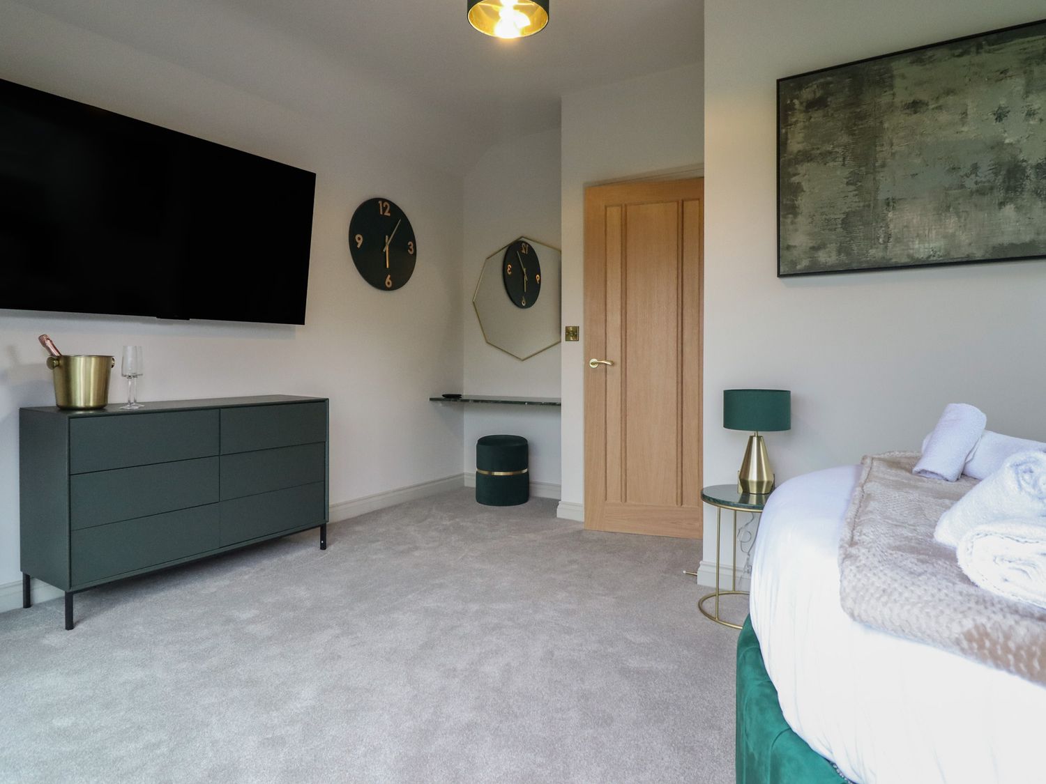 Pistyll Ddu, Llanfairpwllgwyngyll