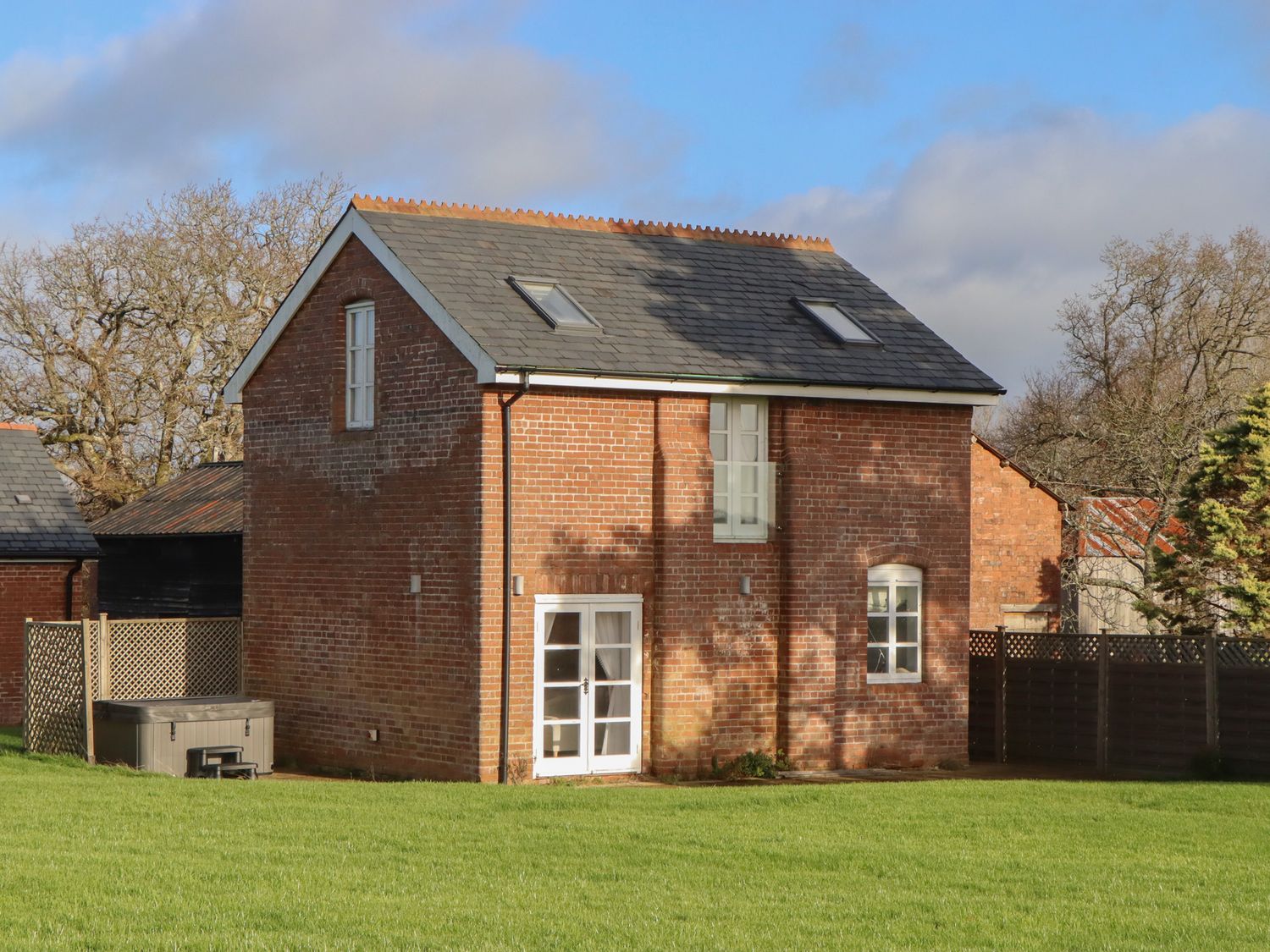 Hilldown Granary, Bow