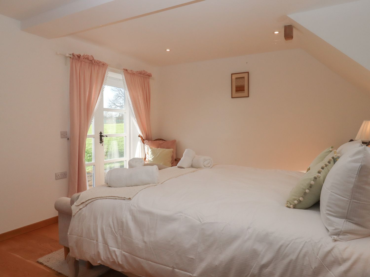 Hilldown Granary, Bow