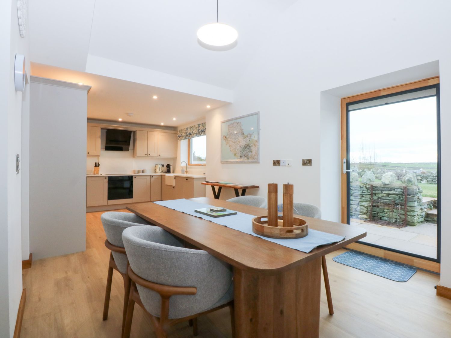 6 Trem Y Mor, Llanfachraeth