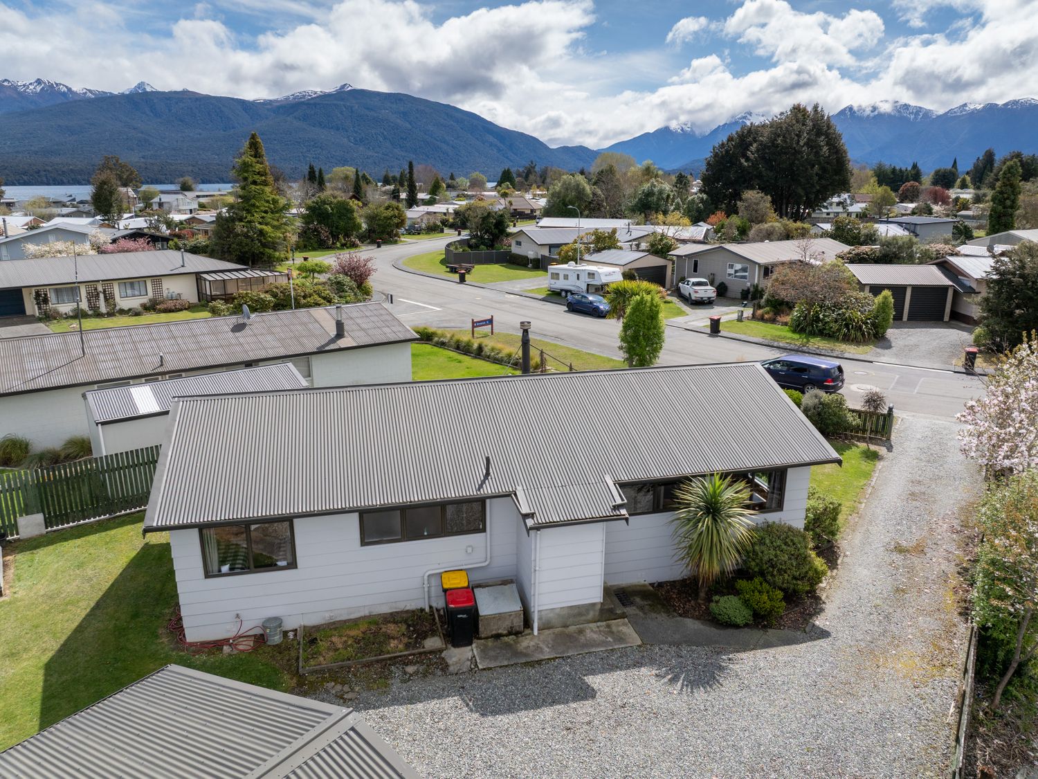The Back Hut - Te Anau Holiday Home -  - 1190745 - photo 1