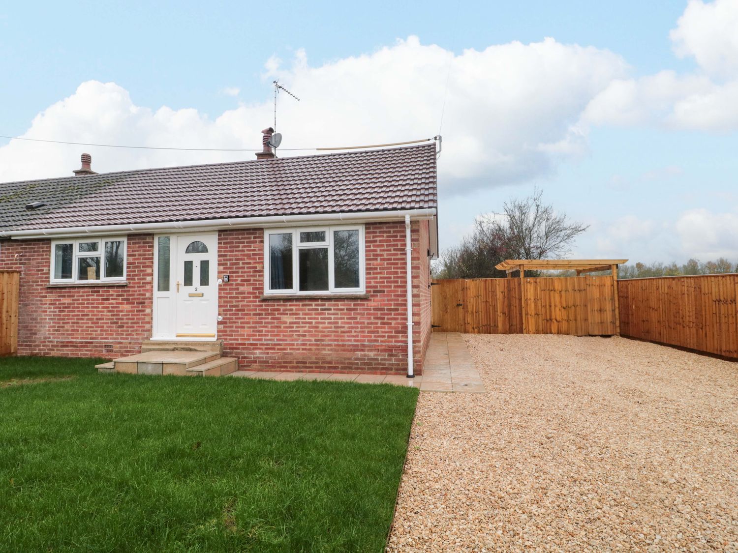 2 Stroud Bungalows, Bourton, Dorset