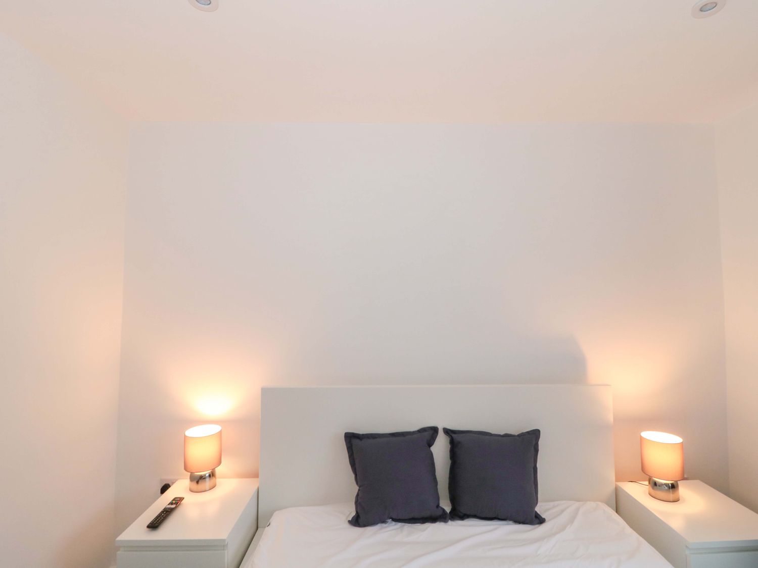 2 Stroud Bungalows, Bourton, Dorset