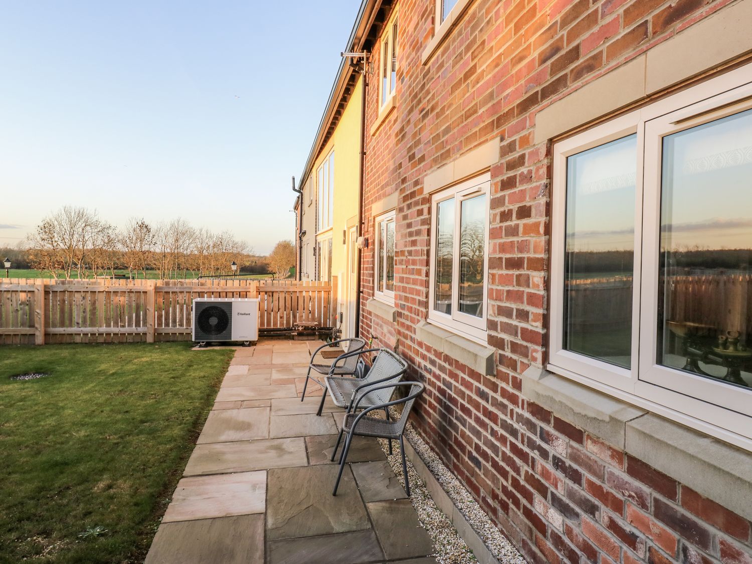 The Robins Nest, Wintersett