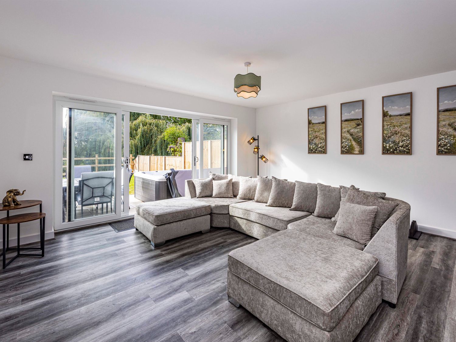 2 Riverside Mews, Borrowwash