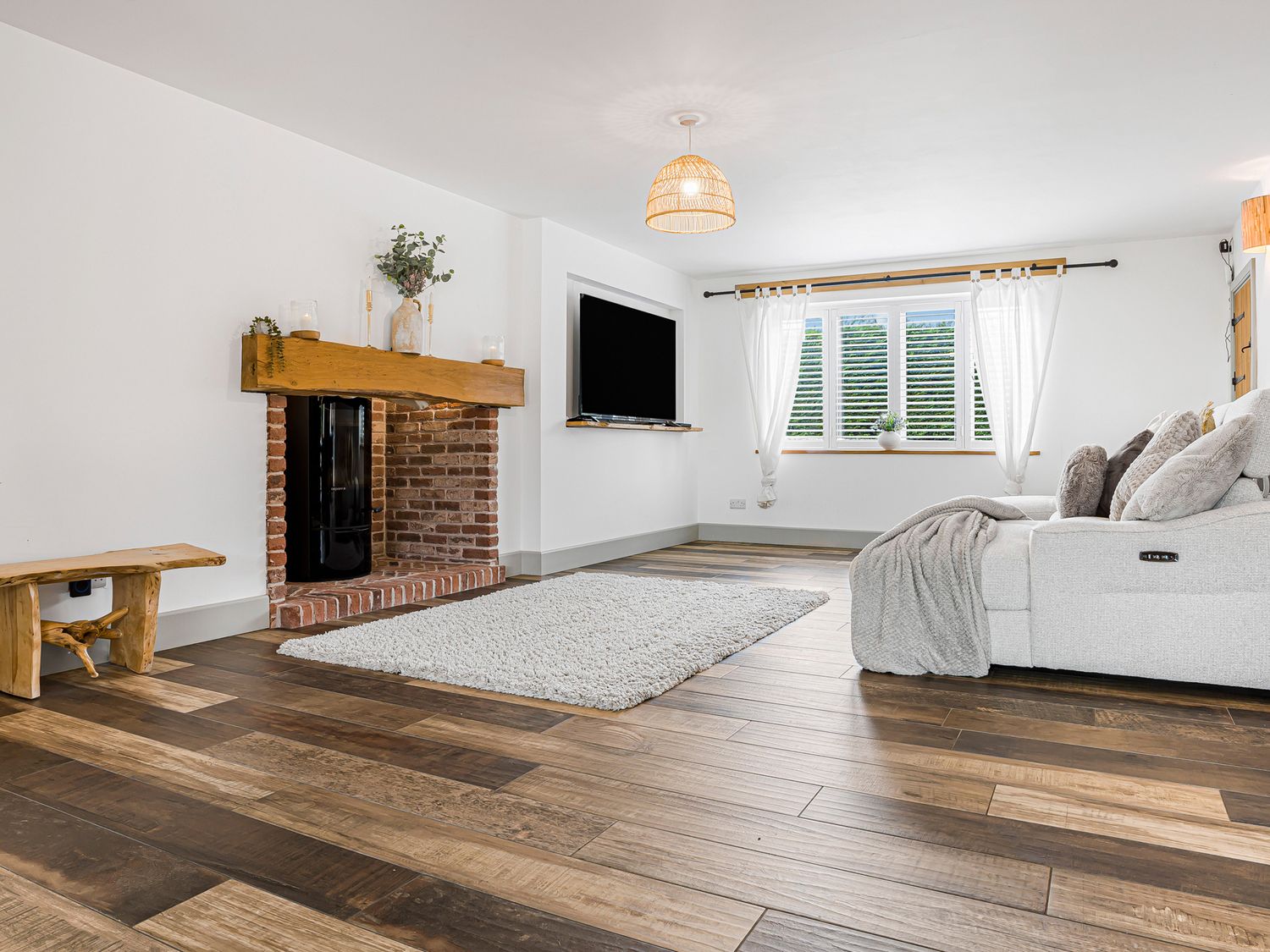 2 Mere Pits Cottages, Tamworth