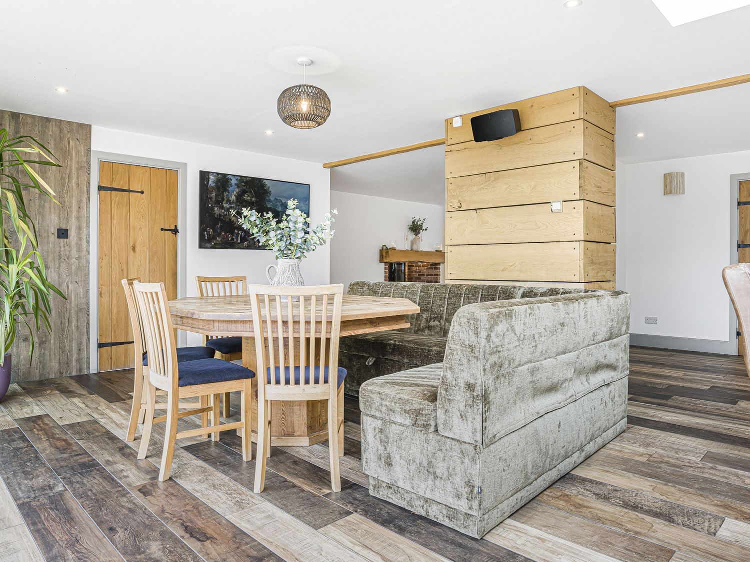 2 Mere Pits Cottages, Tamworth