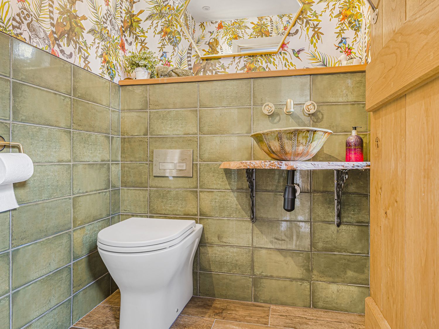 2 Mere Pits Cottages, Tamworth