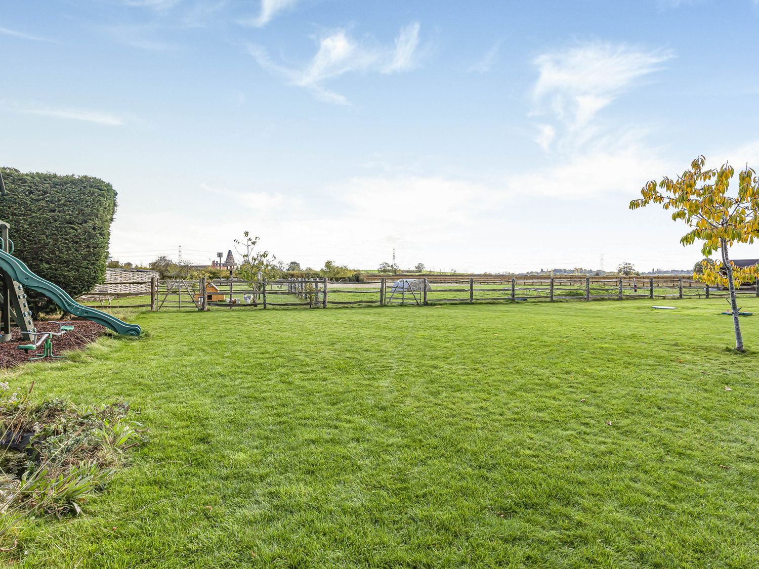 2 Mere Pits Cottages, Tamworth