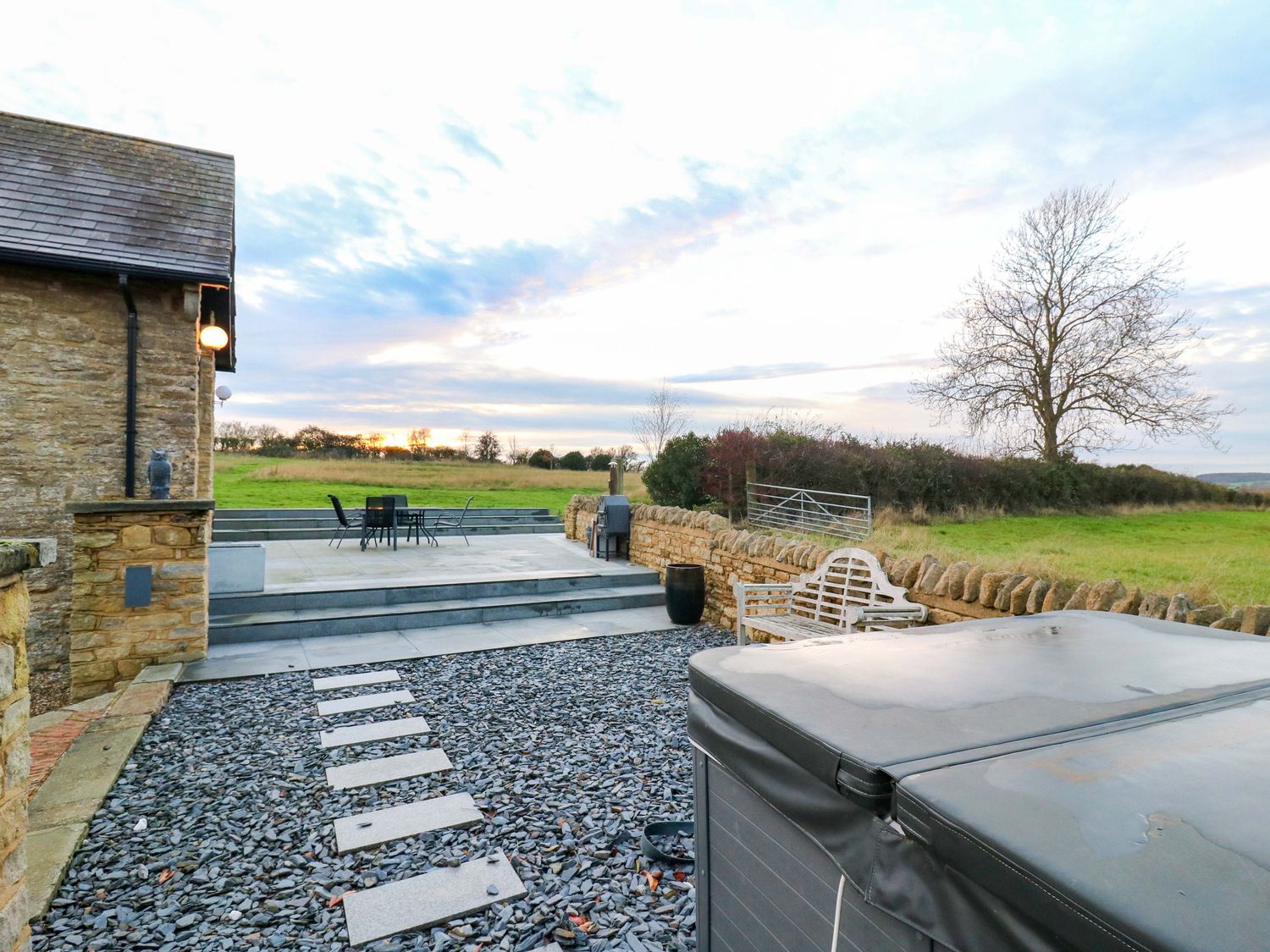 The Lodge @ Lodge Farm, Harrold