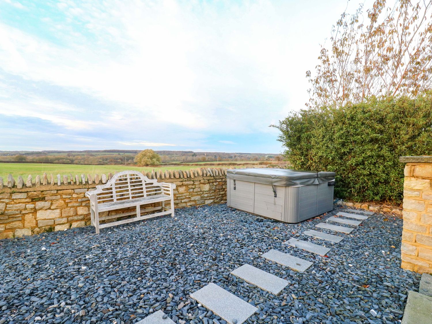 The Lodge @ Lodge Farm, Harrold