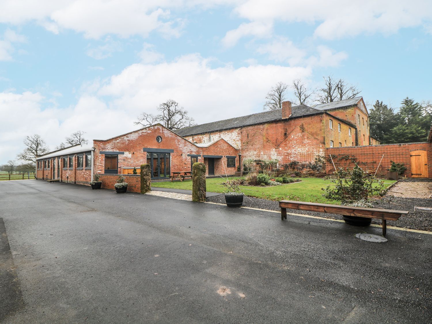 Courtyard View, Ashbourne