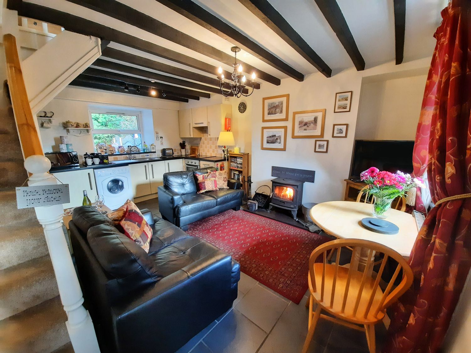 Bwthyn Ger Afon (Riverplace Cottage), Wales